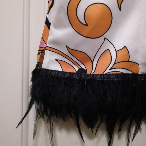 NWT Retro Glamour Faux Feather Top | Size 14/16 - Picture 10 of 16